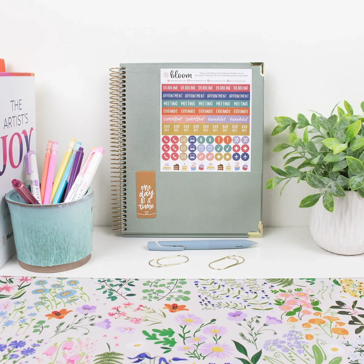 2026 Vision Planner, 7.5" x 9", Green Linen - Image 11